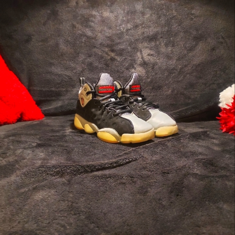 Boys Jordans Size 4